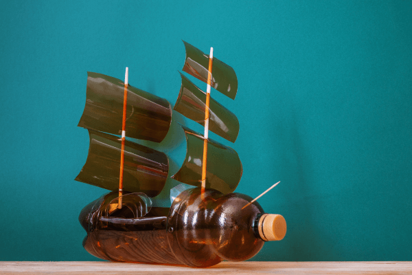 Escultura com Garrafa PET: Transformando Resíduos em Obras de Arte Sustentável.